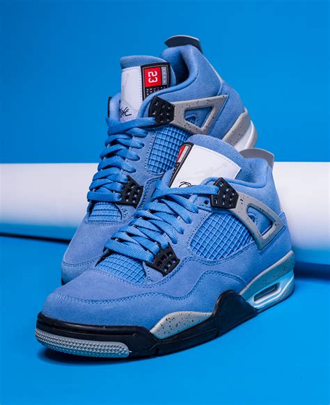 university blue jordan 4.